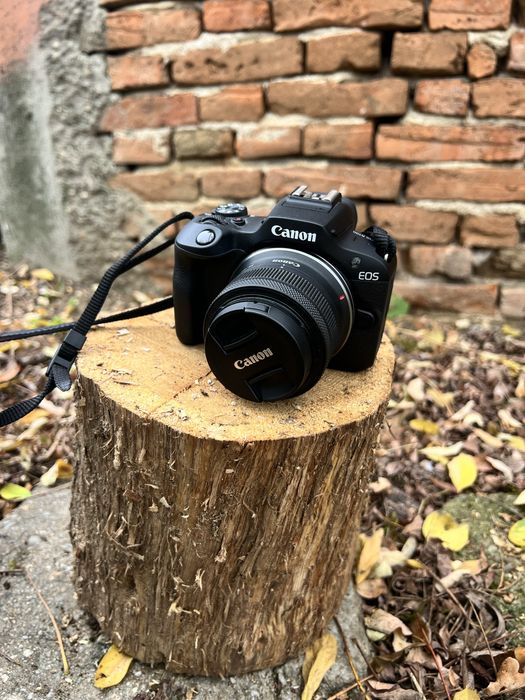 Canon Eos R100 RF-S 18-45 mm F4.5-6.3 IS STM kit