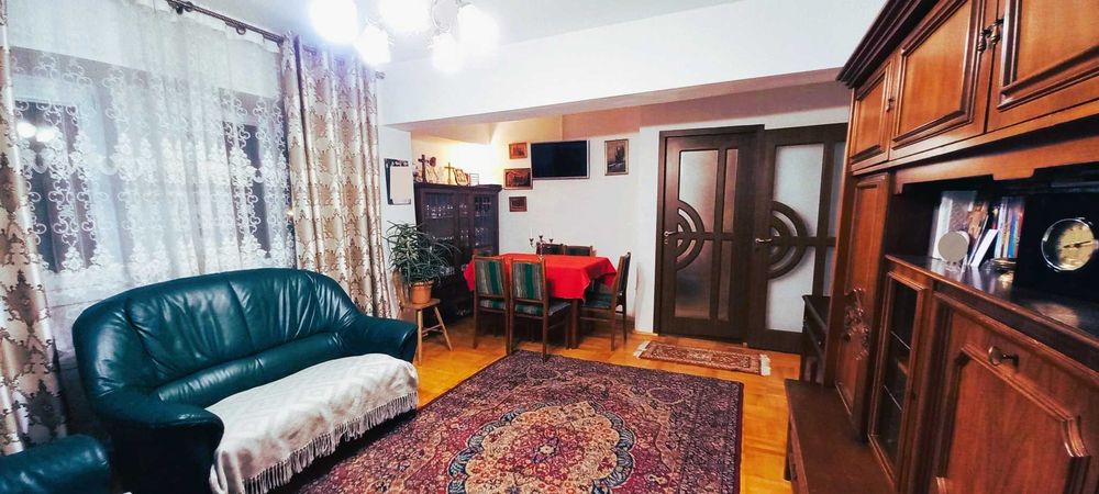 Vând apartament 3 camere Broșteni 109.900 E negociabil