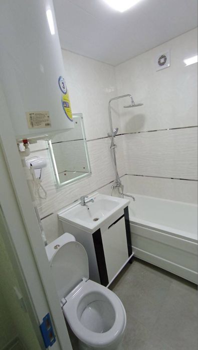 Vagzal saodat 3 honalik kv sotiladi