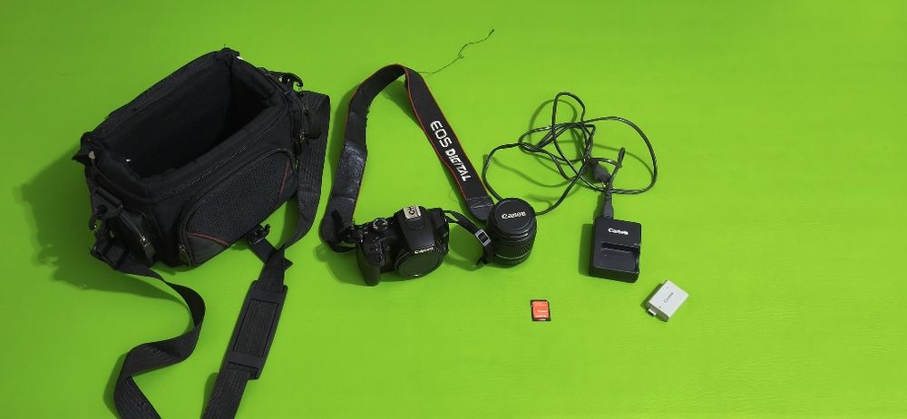 Продам камеру canon 1000d
