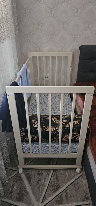 Детские кроватка и стульчик
