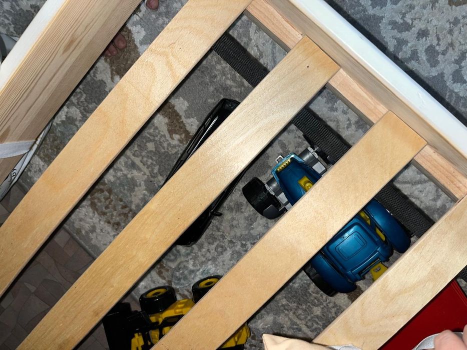 Продам детскую кроватку