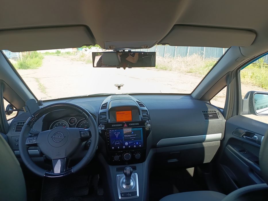 Продам Opel Zafira b 2011г
