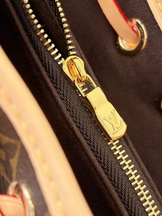 Сумка LV Louis Vuitton Nano Frivole