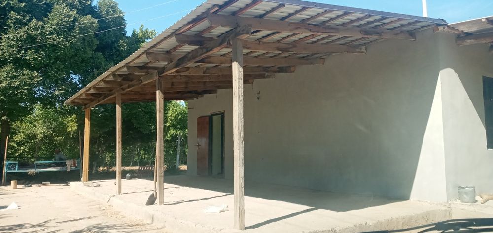 Dacha sotiladi Pitnak Damas zavot dushinda