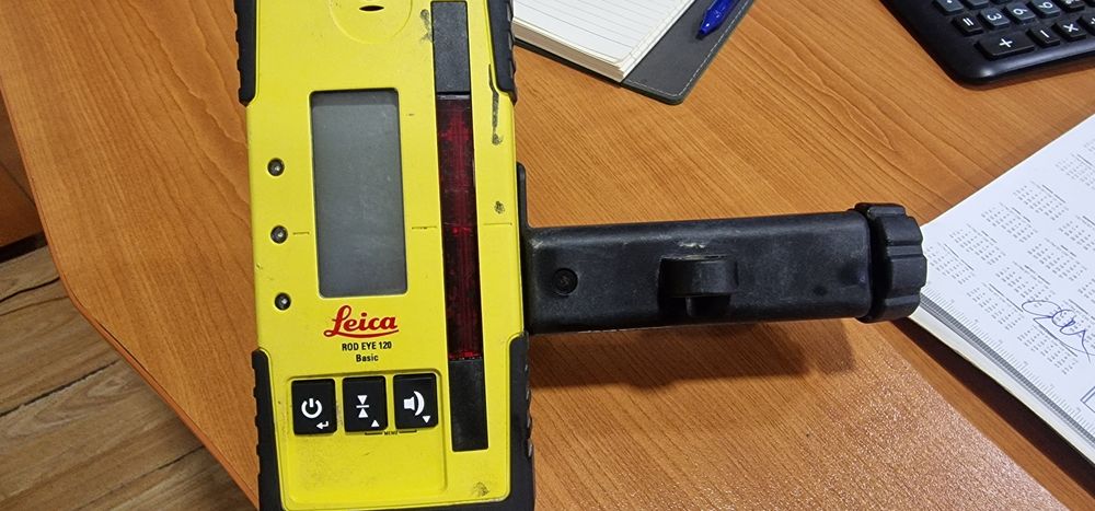 Ротационен лазерен нивелир LEIKA 620