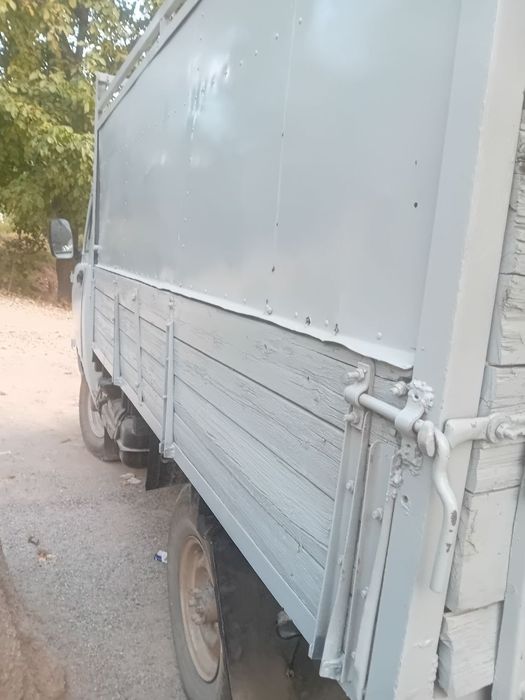 Uaz bartavoy sotiladi benzinda