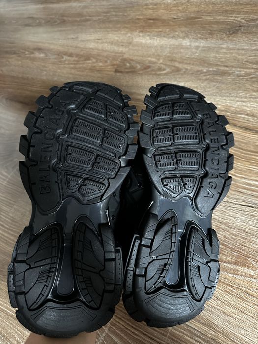Balenciaga track triple black