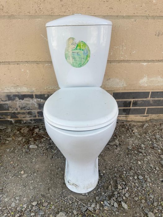 Б/у унитаз сатылады