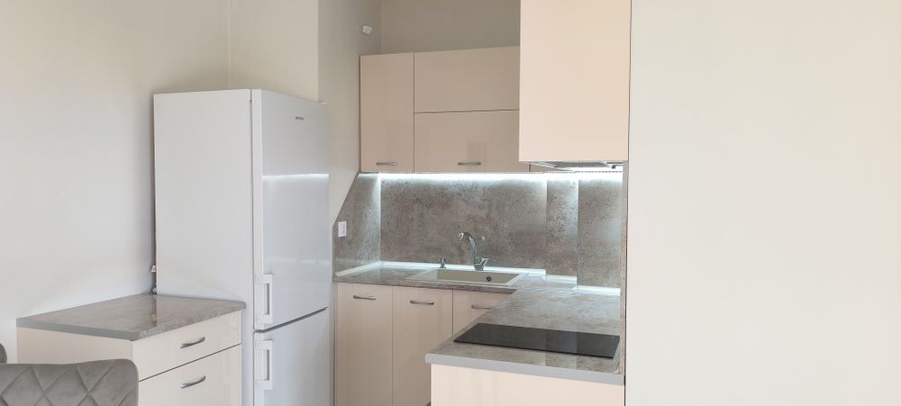 Продава се Тристаен апартамент в Пловдив, Остромила - 122 кв.м за 1394 €/кв.м - Снимка #11