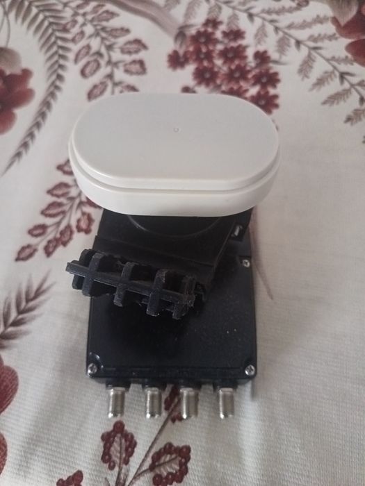 Продавам 4 бандов конвектор с 4 изхода за четири приемника телевизия