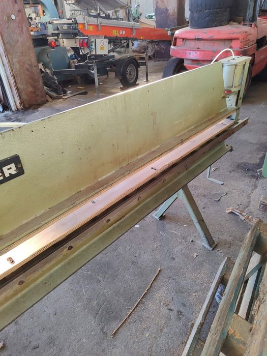 ръчна машина за рязане на фурнир 3100мм.