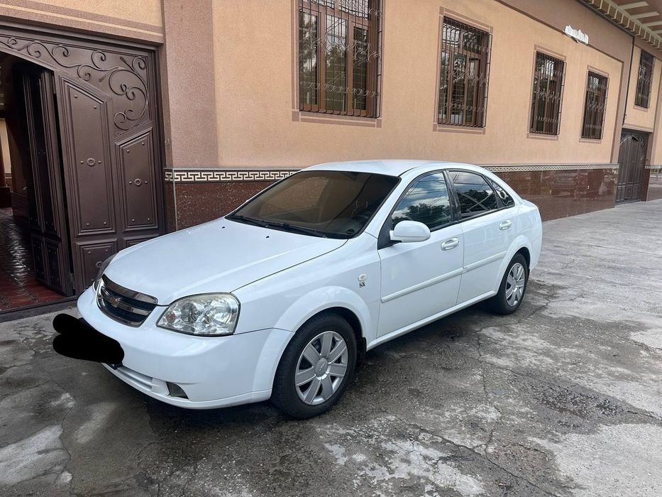 Lacetti sotiladi