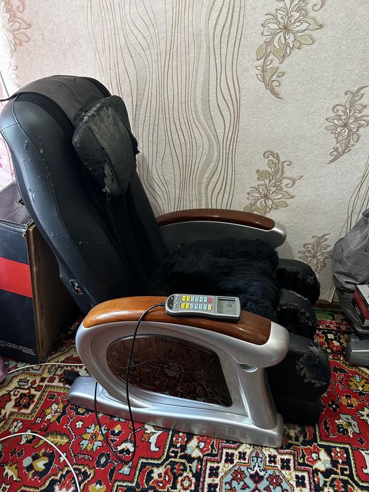 Продам массажное кресло