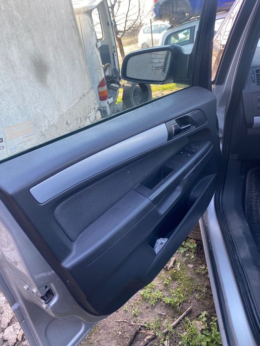 Опел зафира б 2.2 бензин на части