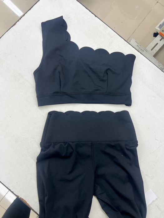 Спортен дамски комплект нови размер С -м