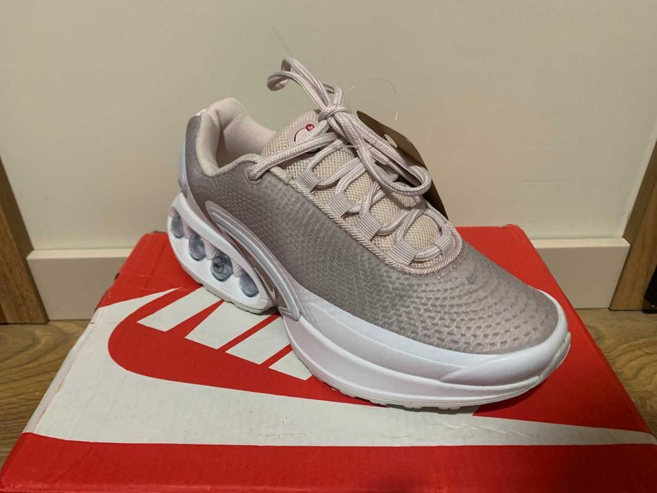 Оригинални  дамски маратонки Nike Air Max DN налични 39 номер