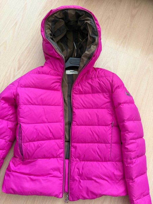 Продам куртку Fendi размер 42-44