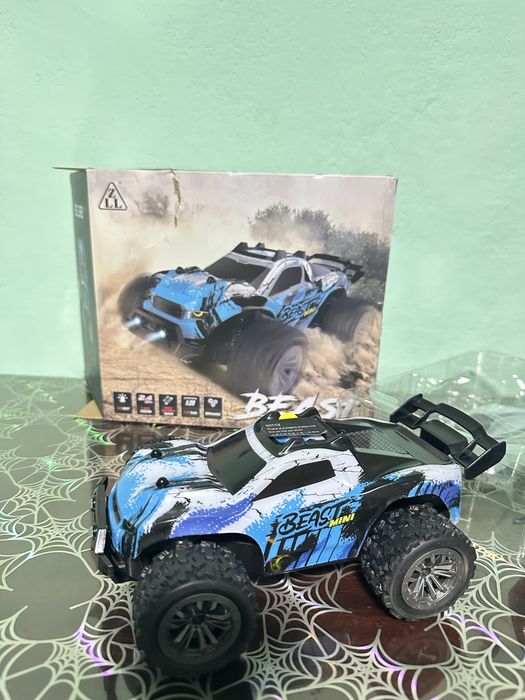 Masinuta beast cu telecomanda