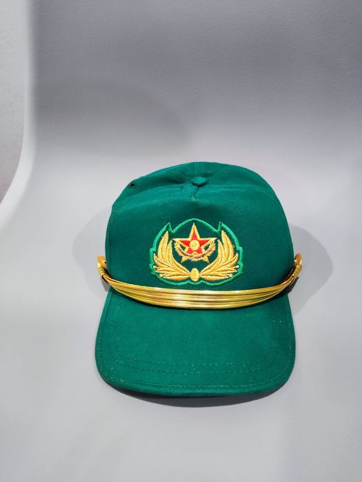 Продаётся военная форма: рубашки, кепка, кашне,