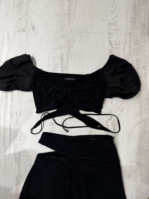 Нов черен екип Avin