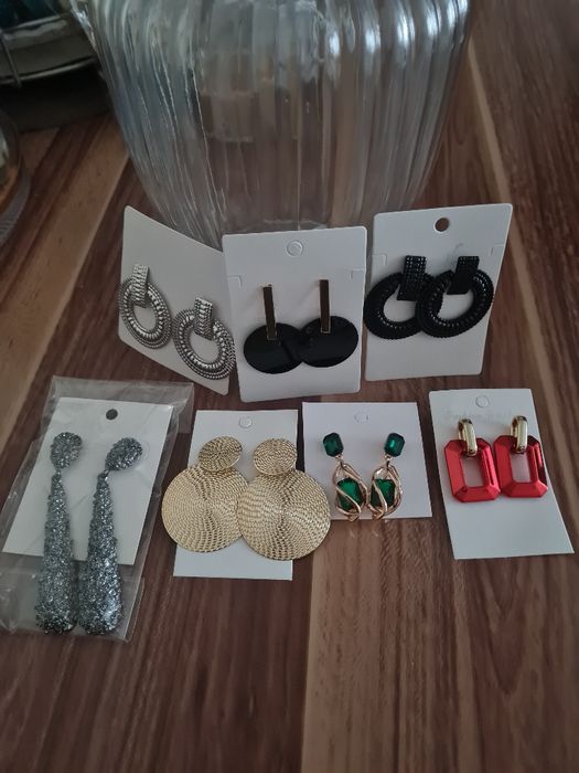 Cercei pt femei de vanzare.