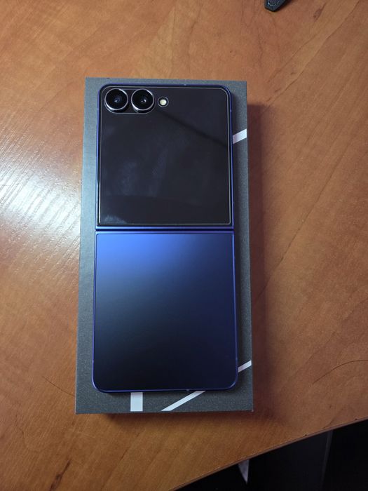 Продам Samsung Galaxy Z flip 7 512 гб