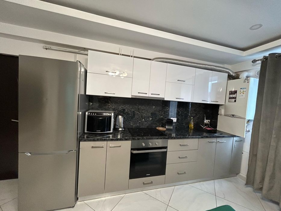 Inchiriez Apartament 3 camere zona Bucium