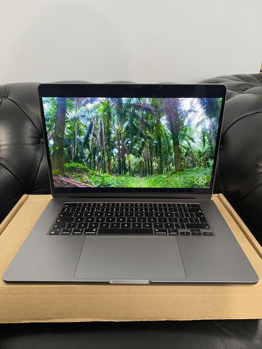 MacBook Air 15-inch / Apple M2 / 8 GB/ 256 GB / Foarte bun |