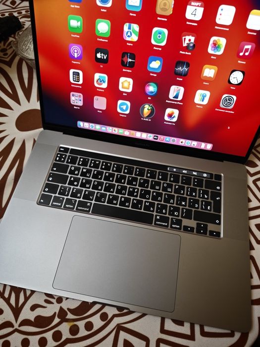 MacBook pro 16 (2019) core i9 (64/1 ТБ)
