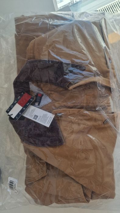 Продам новую куртку Tommy