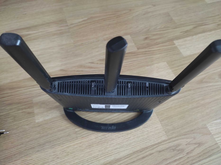Безжичен рутер Tenda AC15, AC 1900Mbps Dual-Band, Gigabit, 3 антени