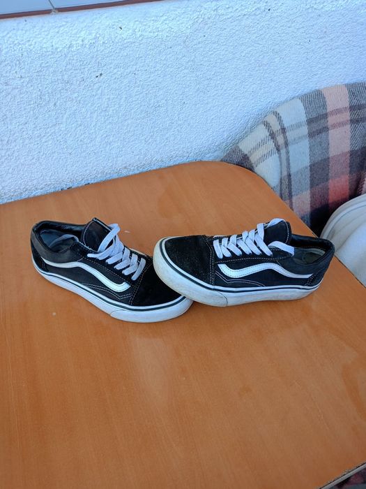Vând pantofi sport  Vans,produs de calitate,mărimea 38