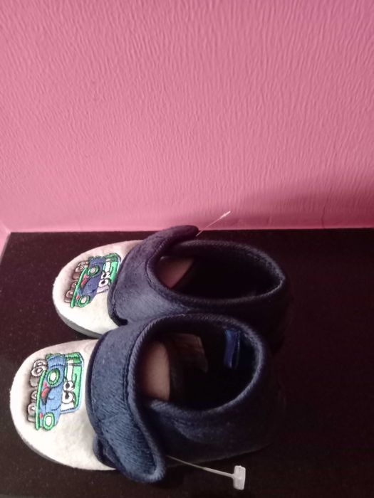 Детски пантофи за момче номер 24