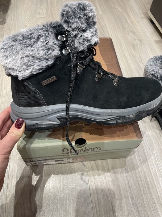 Боти Skechers  нови