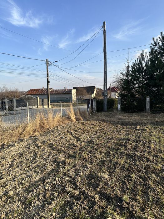 Teren de vinzare (fronturi de casa)