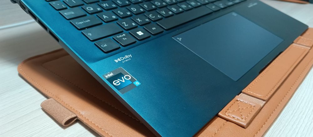 Ультрабук Asus ZenBook OLED