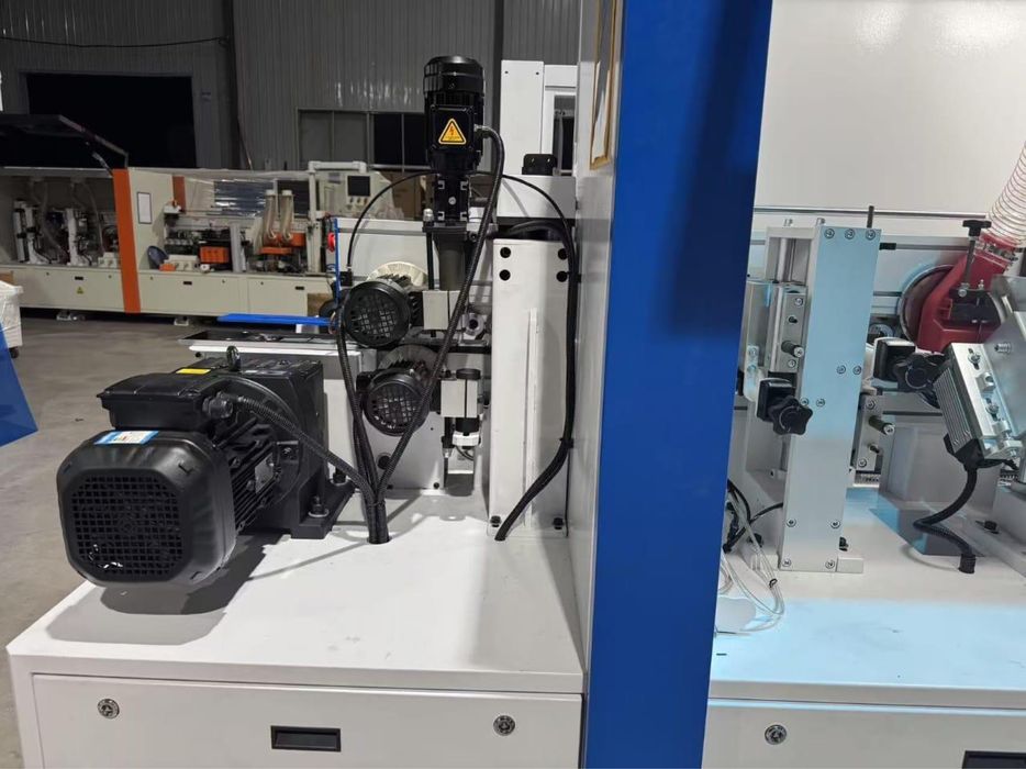 Кромкооблицовочный станок HX-358