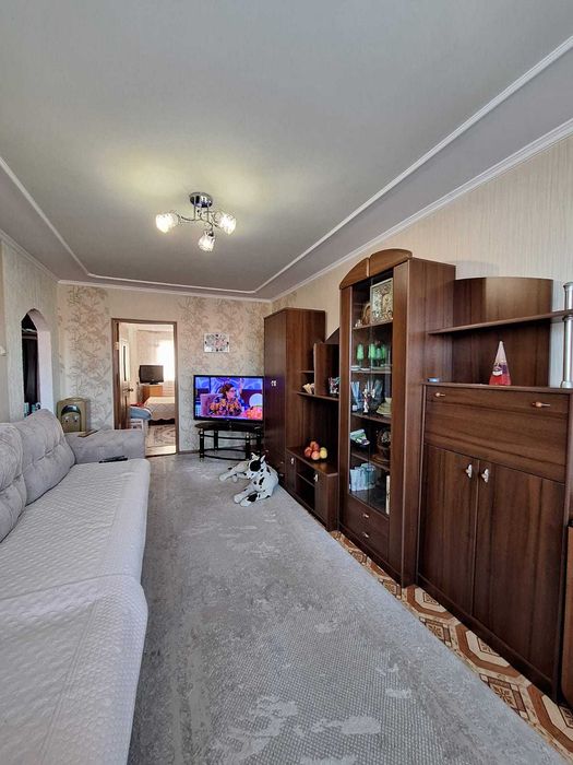 продам 2 ком квартиру на Уюте