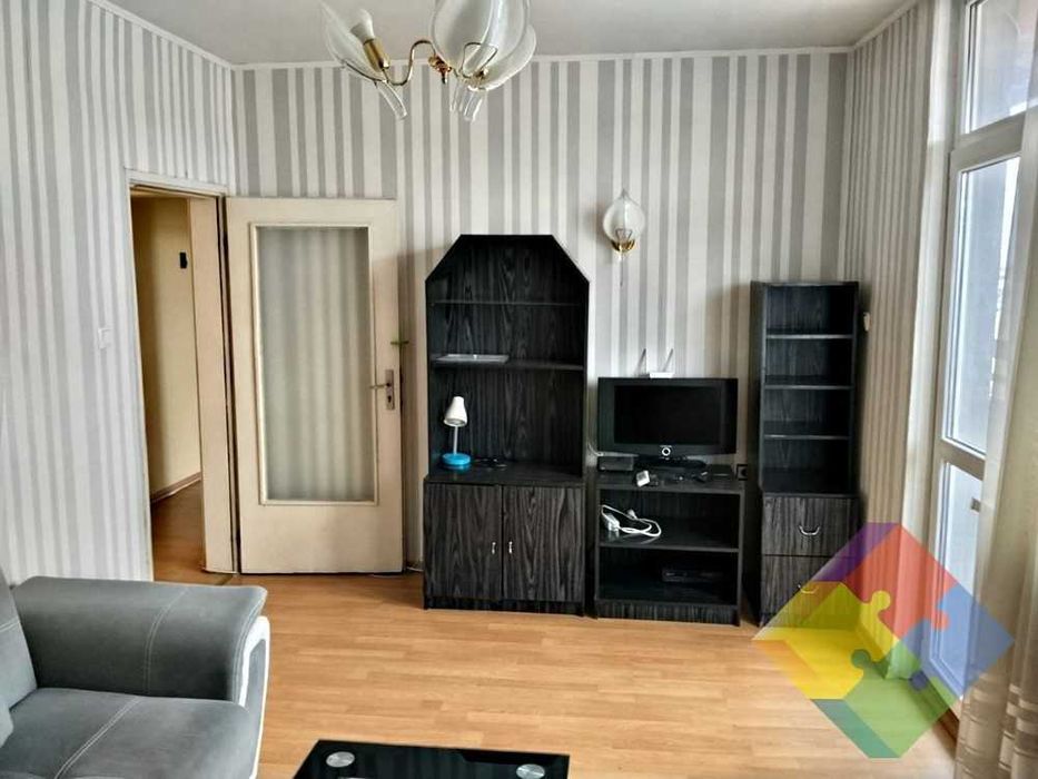 Само на метри от ИУ Варна и Морската градина