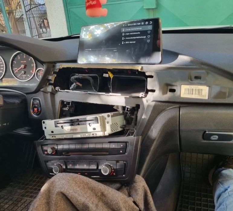 Navigatie android 8GB BMW F30 F31 F34 Carplay Waze YouTube GPS