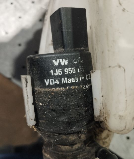 Vas lichid parbriz 4F0 955 453 Audi A6 4F/C6