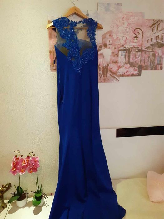 Синя бална рокля