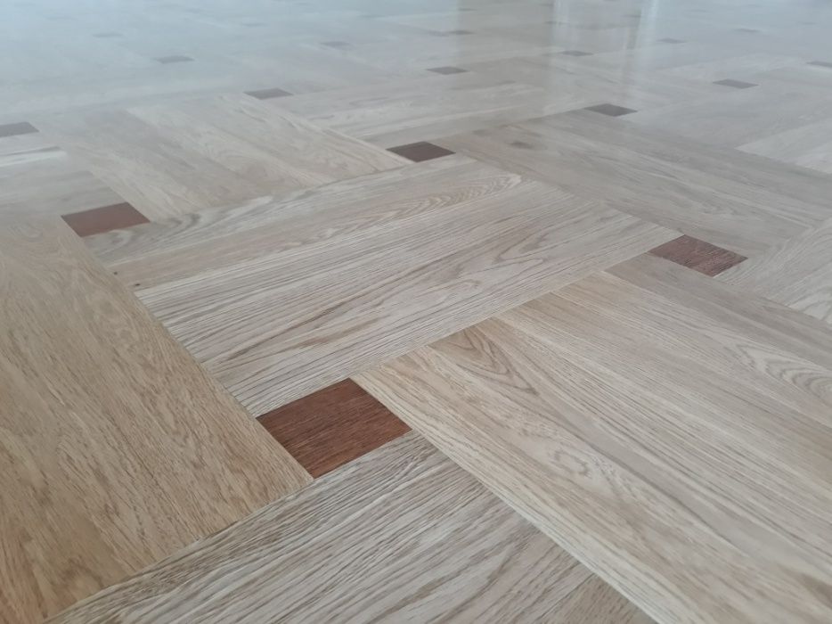 Паркет. Инженерная доска. Лестницы и все из дерево.