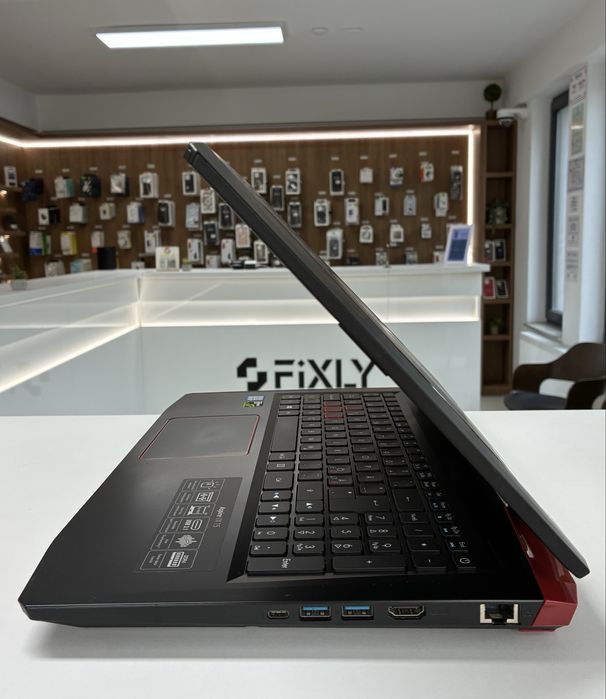 Acer Aspire VX15 | i7 7700HQ |16 GB RAM | 512GB SSD| 15.6"