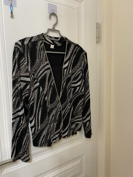 Нарядная кофта продается