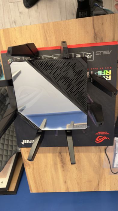 Router Gaming Wireless ASUS ROG Rapture GT-AXE16000, garantie, ca nou