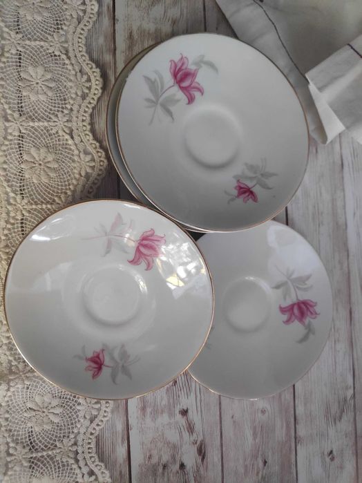 Малки чинийки - български порцелан