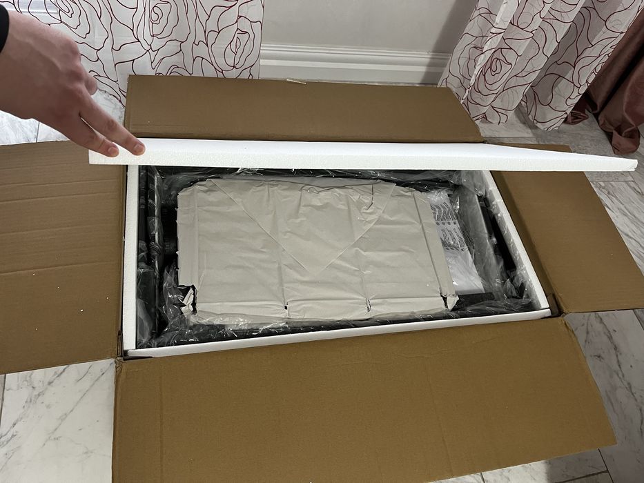 Grătar pe cărbuni (BBQ Smoker)