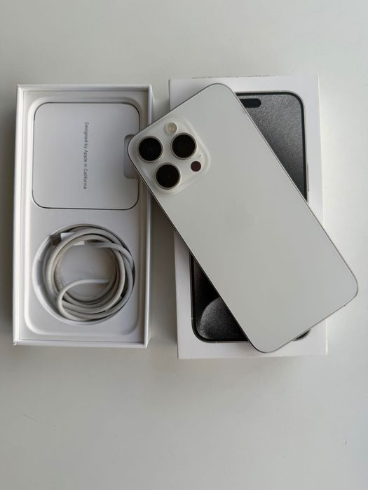 Iphone 15pro max Бял 256gb 1 год. гаранция Батерия на 100% !